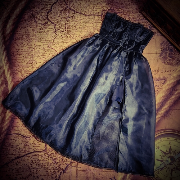 NBD Dresses & Skirts - Revolve NBD Boned "Imagine" Dress